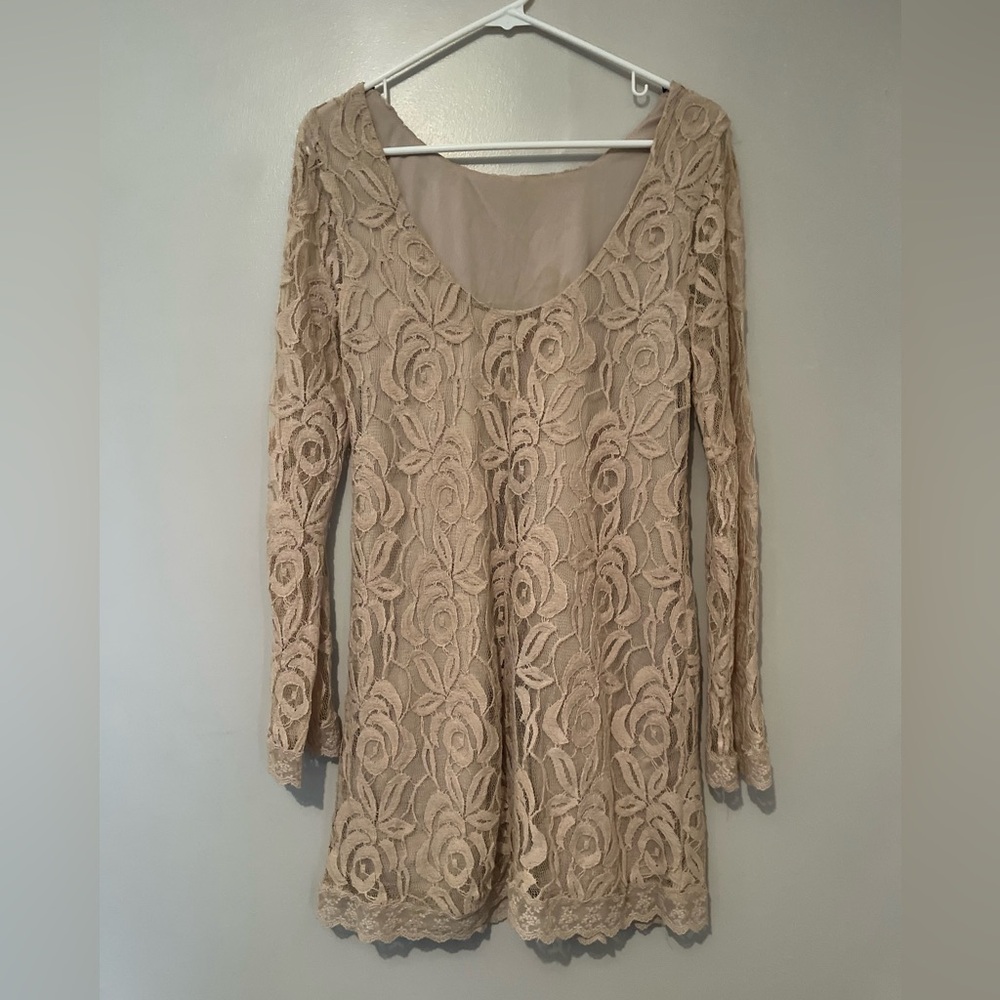 ๐ค Cream Lace Low-Back Bodycon Dress - Size Small/Medium ๐ค - Picture 6 of 7